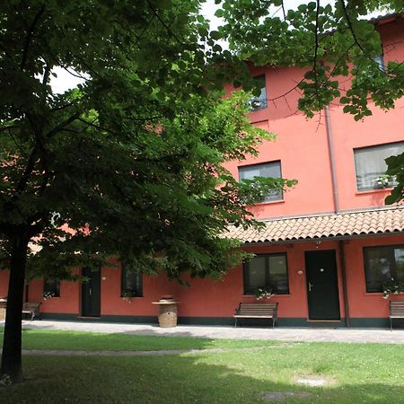 Agriturismo Isola Augusta Palazzolo dello Stella Bagian luar foto