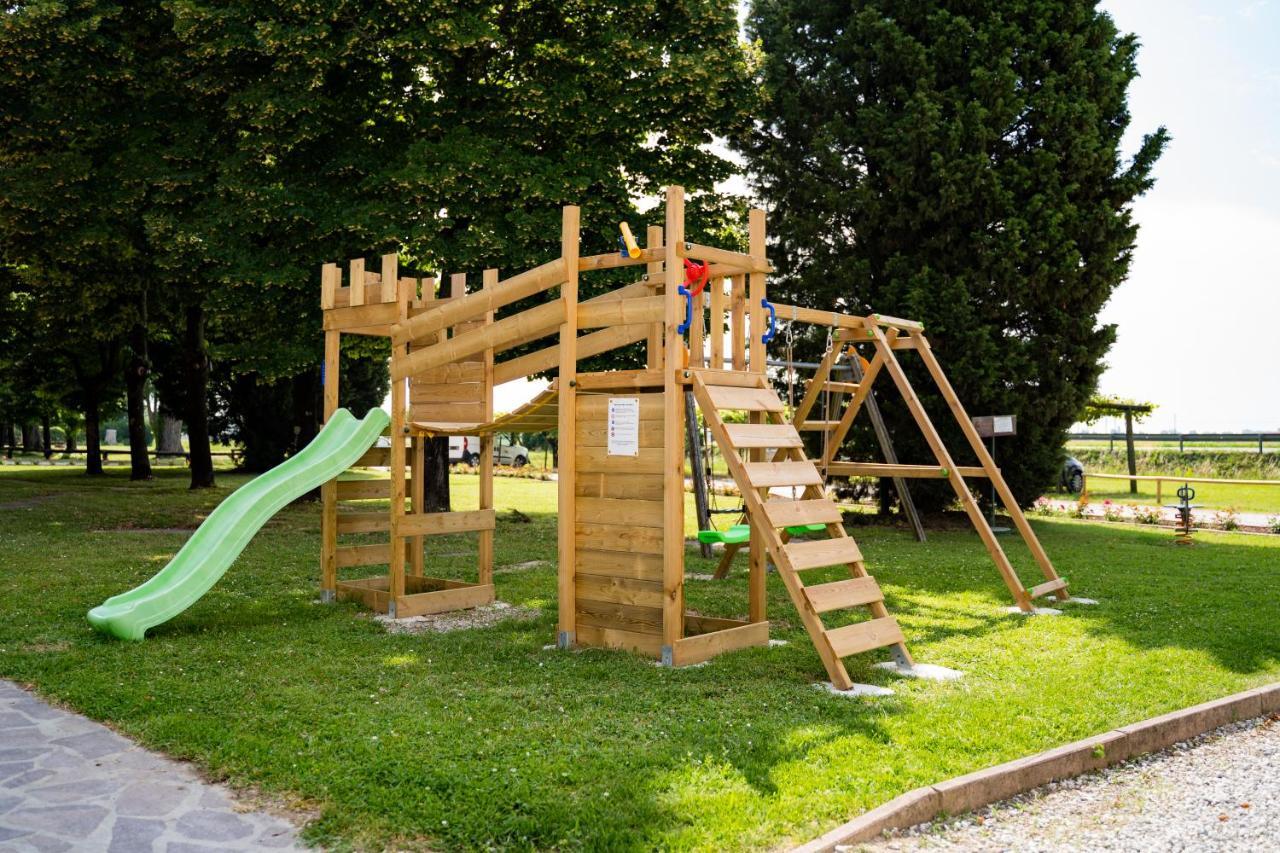 Agriturismo Isola Augusta Palazzolo dello Stella Bagian luar foto