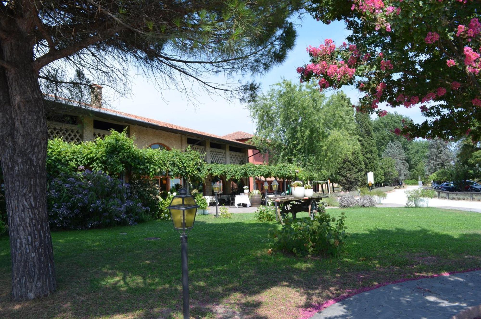 Agriturismo Isola Augusta Palazzolo dello Stella Bagian luar foto