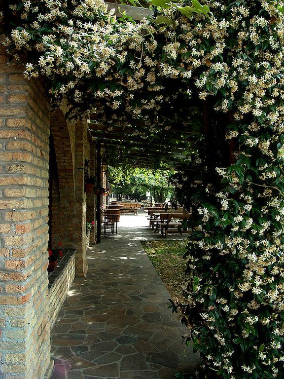 Agriturismo Isola Augusta Palazzolo dello Stella Bagian luar foto