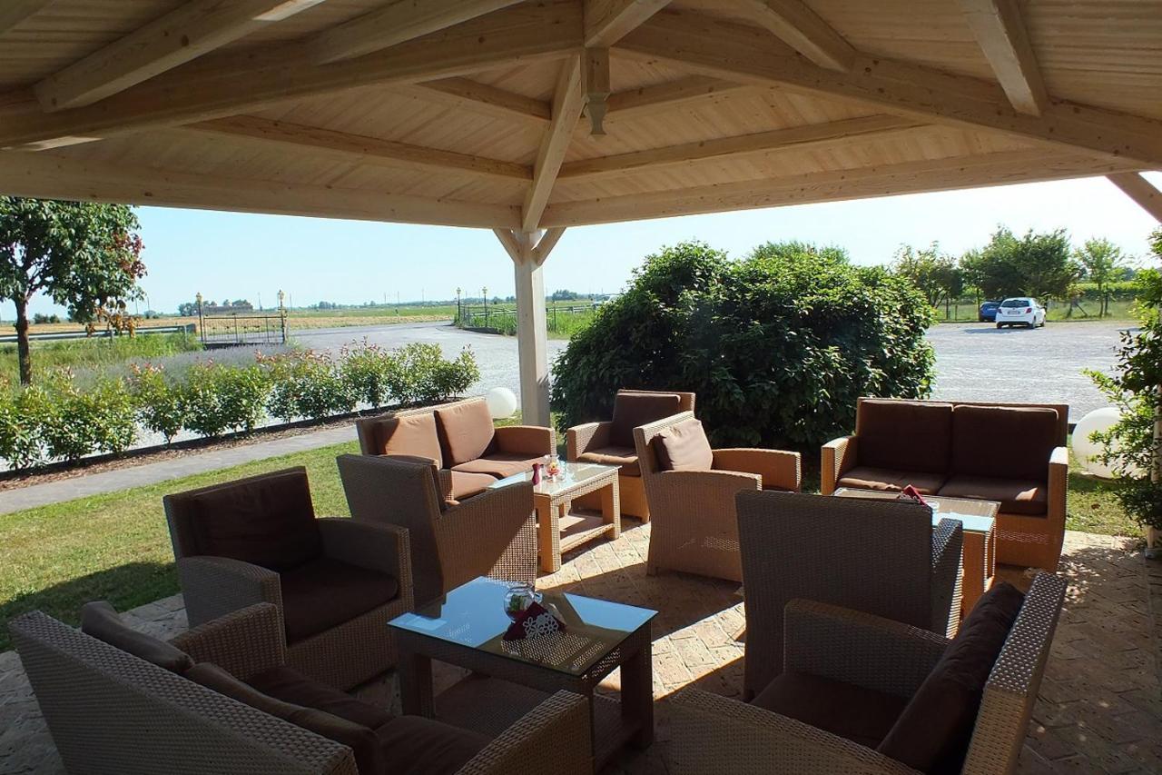 Agriturismo Isola Augusta Palazzolo dello Stella Bagian luar foto
